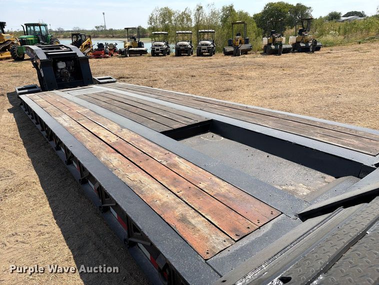 image for item FN3659 2005 Trail King TK110HDG lowboy equipment trailer