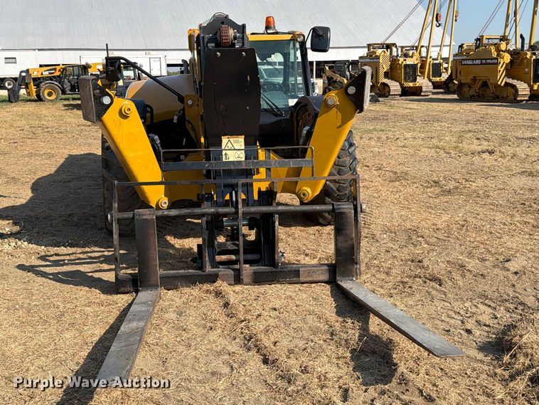 2016 Caterpillar TL1055D