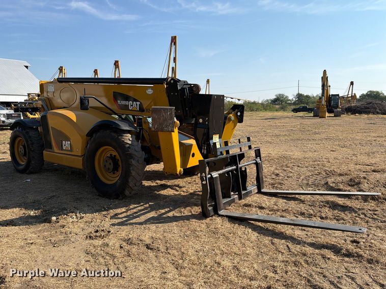 2016 Caterpillar TL1055D