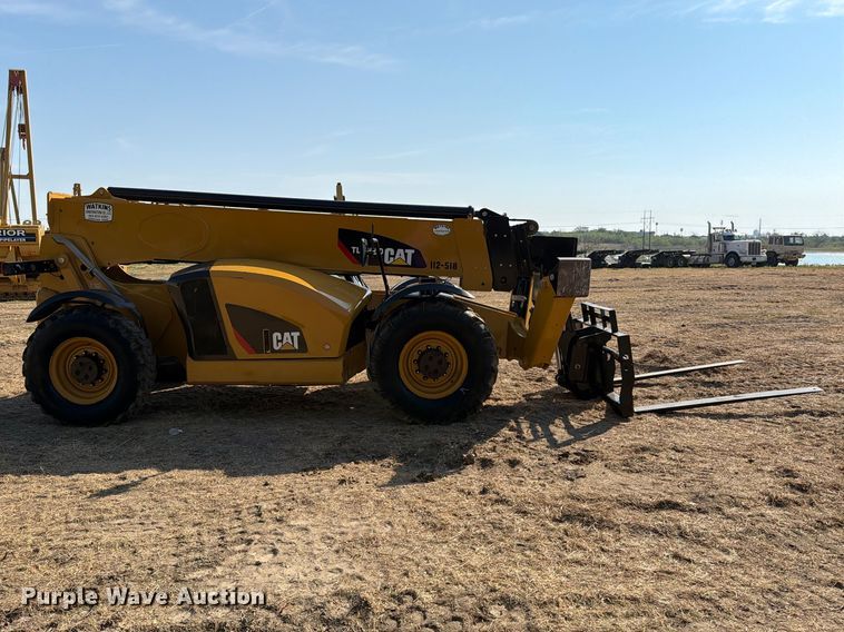 2016 Caterpillar TL1055D