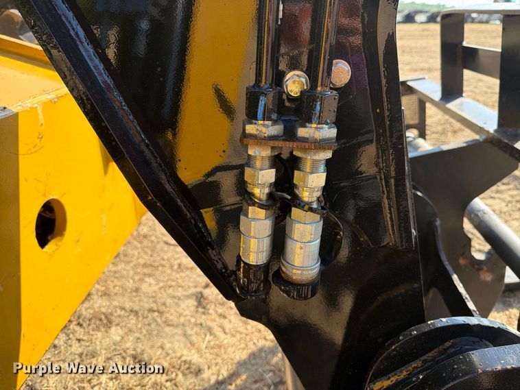 2016 Caterpillar TL1055D