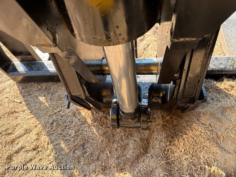 2016 Caterpillar TL1055D