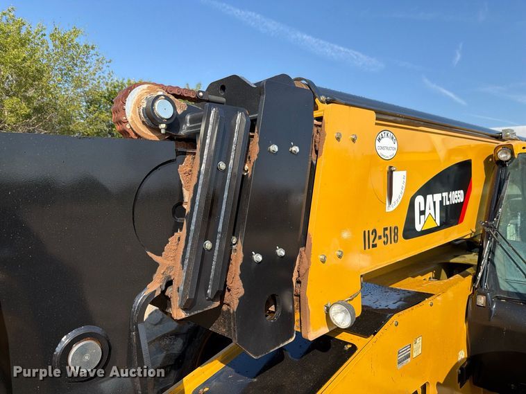 2016 Caterpillar TL1055D