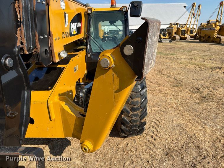 2016 Caterpillar TL1055D