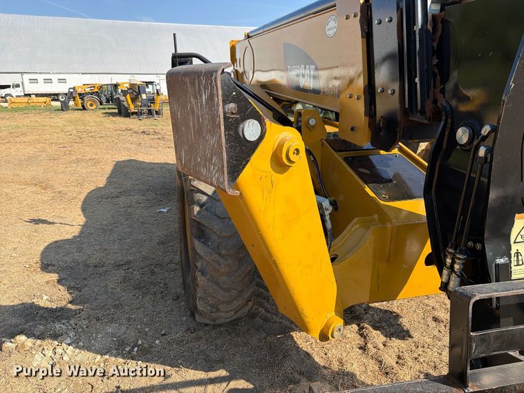 2016 Caterpillar TL1055D