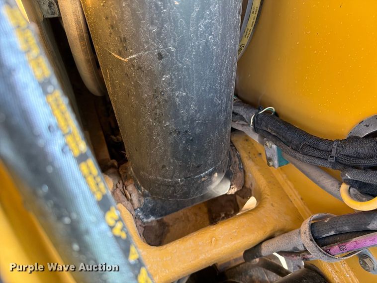 2016 Caterpillar TL1055D