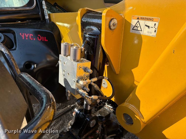 2016 Caterpillar TL1055D