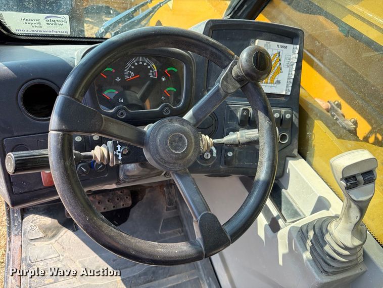 2016 Caterpillar TL1055D