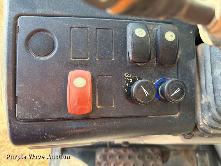 2016 Caterpillar TL1055D