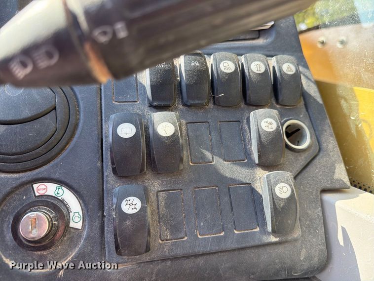 2016 Caterpillar TL1055D