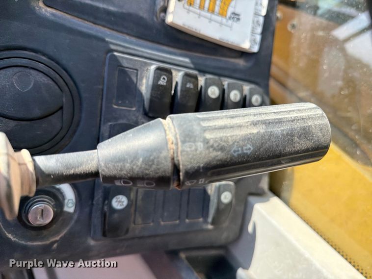2016 Caterpillar TL1055D