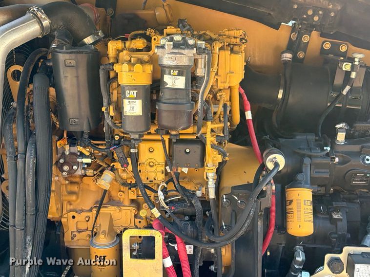 2016 Caterpillar TL1055D