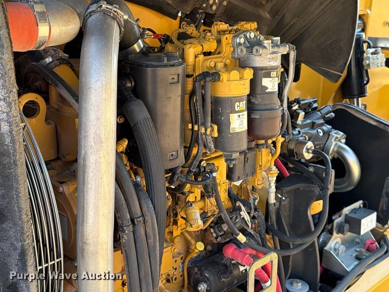 2016 Caterpillar TL1055D