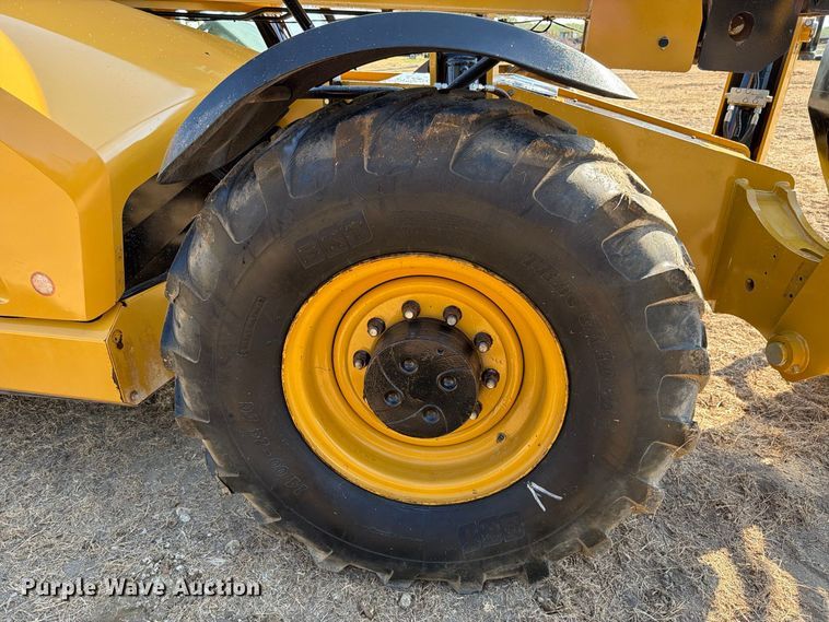 2016 Caterpillar TL1055D