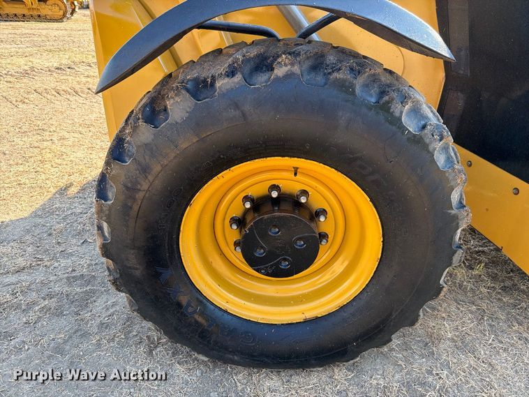 2016 Caterpillar TL1055D