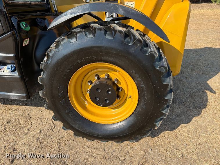 2016 Caterpillar TL1055D
