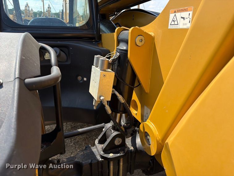 2018 Caterpillar TL1255D