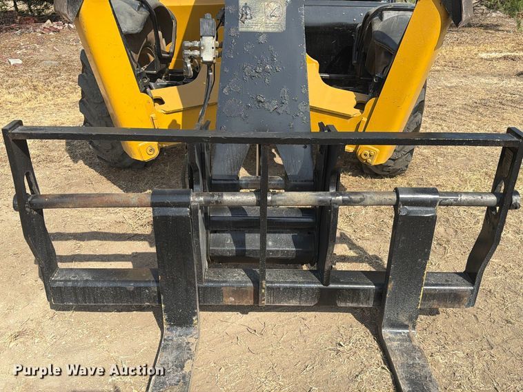 2012 Caterpillar TL943C
