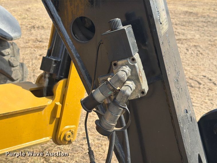 2012 Caterpillar TL943C