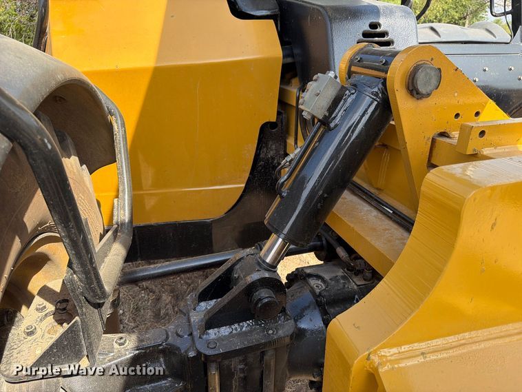 2012 Caterpillar TL943C