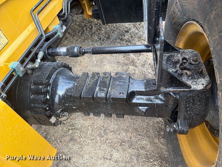 image for item FN3673 2013 Caterpillar TL1055C telehandler