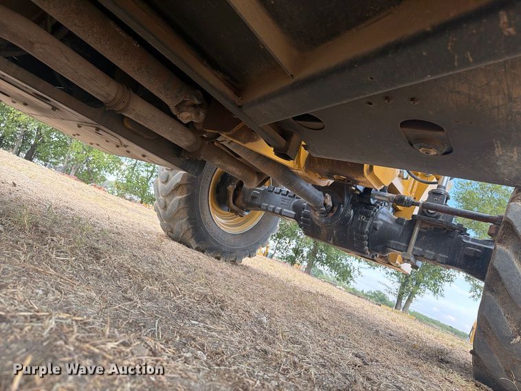 image for item FN3673 2013 Caterpillar TL1055C telehandler
