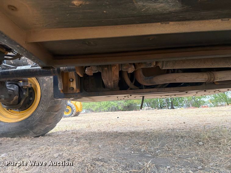image for item FN3673 2013 Caterpillar TL1055C telehandler