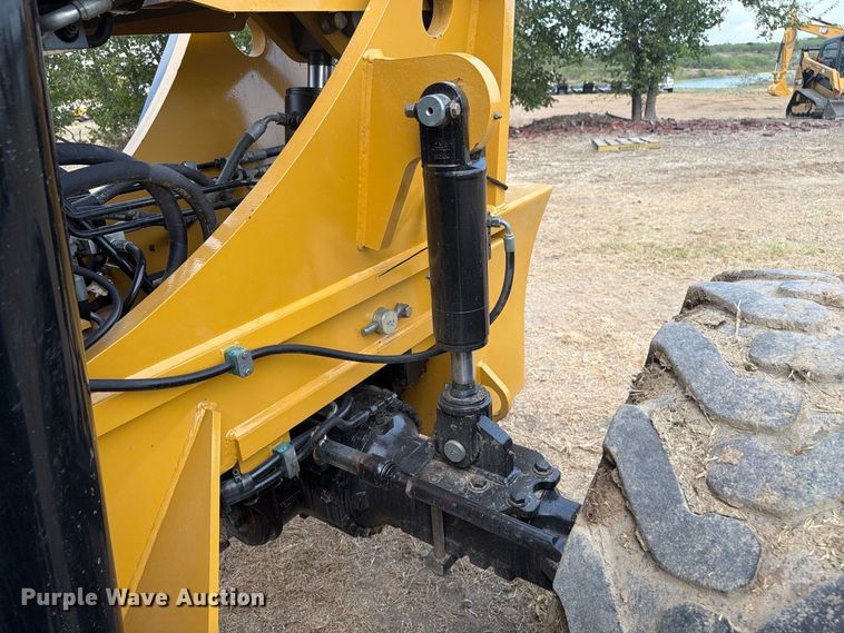 image for item FN3673 2013 Caterpillar TL1055C telehandler