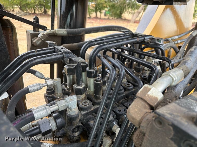 image for item FN3673 2013 Caterpillar TL1055C telehandler
