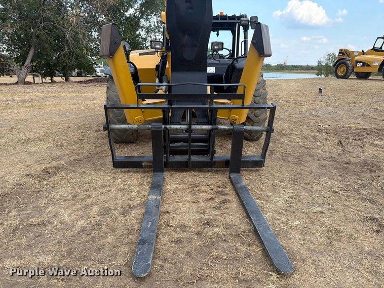 image for item FN3673 2013 Caterpillar TL1055C telehandler