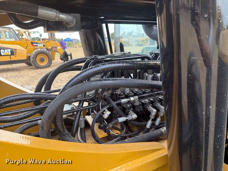 image for item FN3673 2013 Caterpillar TL1055C telehandler