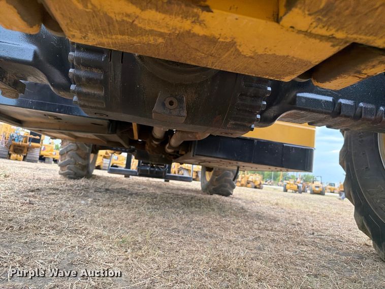 image for item FN3673 2013 Caterpillar TL1055C telehandler