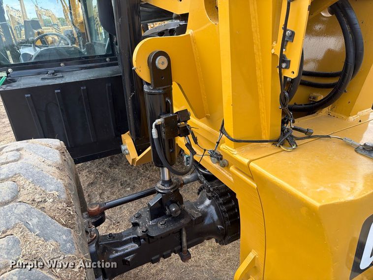 image for item FN3673 2013 Caterpillar TL1055C telehandler