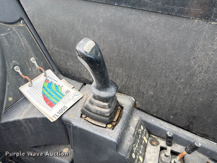 image for item FN3673 2013 Caterpillar TL1055C telehandler