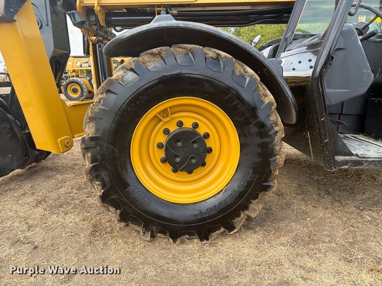 image for item FN3673 2013 Caterpillar TL1055C telehandler