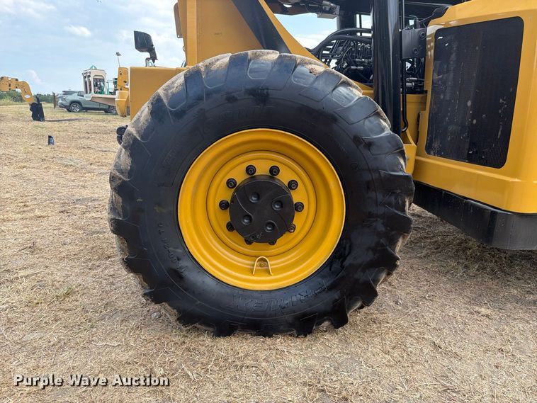 image for item FN3673 2013 Caterpillar TL1055C telehandler