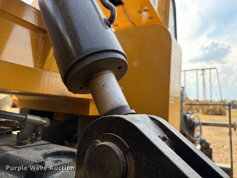 2012 Caterpillar TL943C