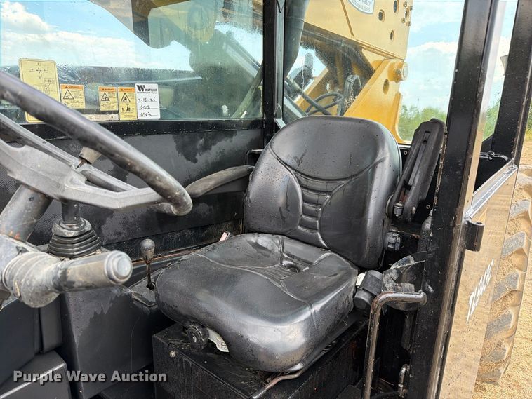 2012 Caterpillar TL943C