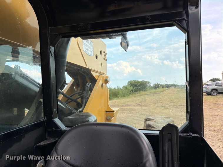 2012 Caterpillar TL943C