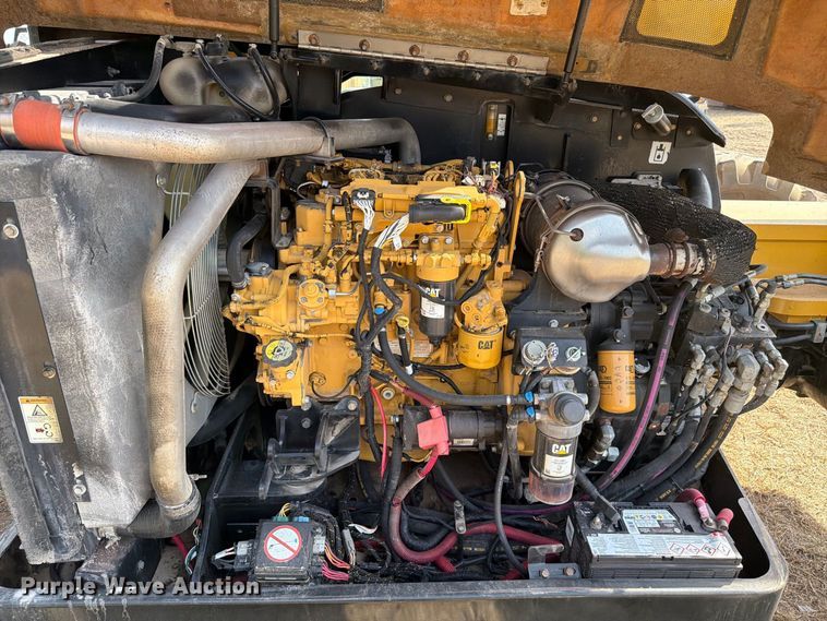 2012 Caterpillar TL943C