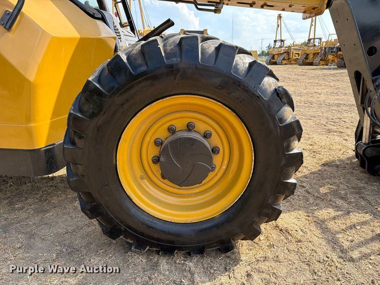 2012 Caterpillar TL943C