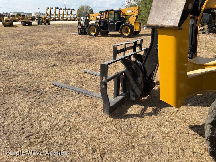 2015 Caterpillar TL1055C