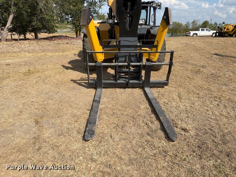 2015 Caterpillar TL1055C