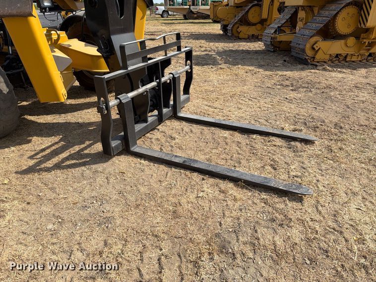 2015 Caterpillar TL1055C