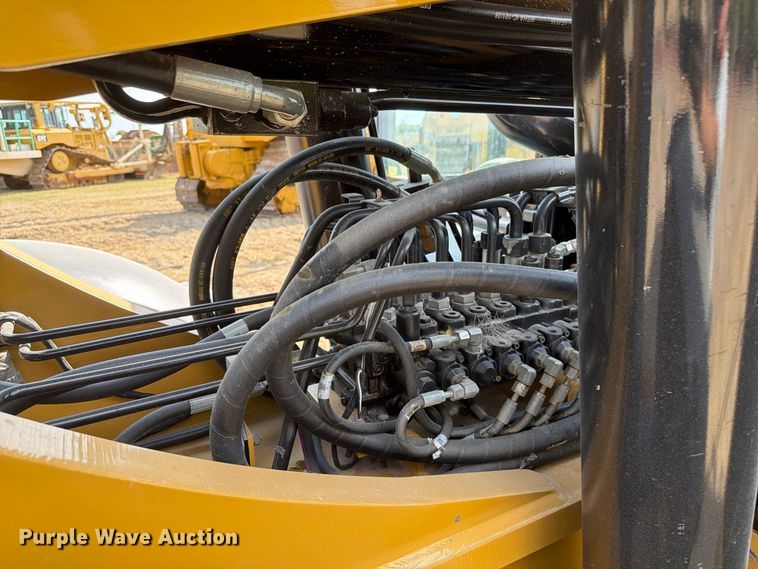 2015 Caterpillar TL1055C