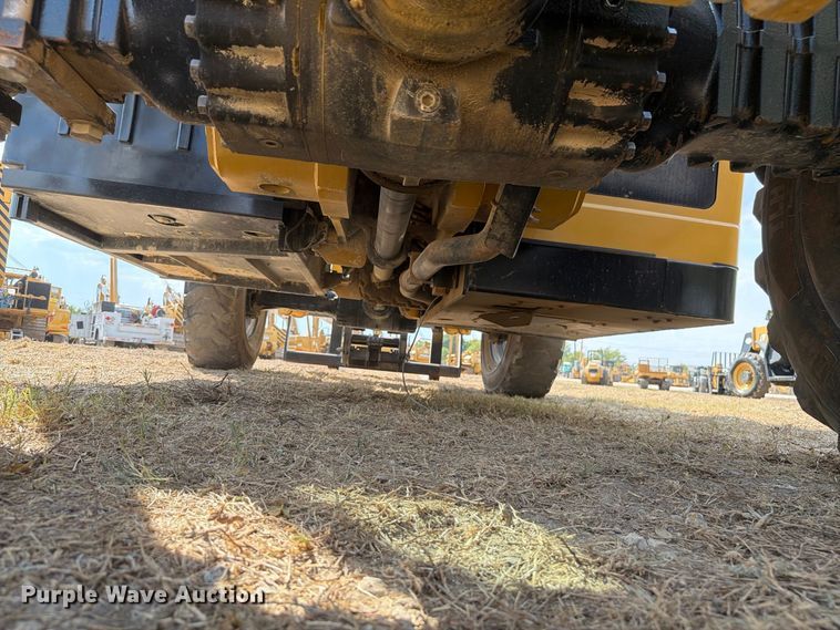2015 Caterpillar TL1055C