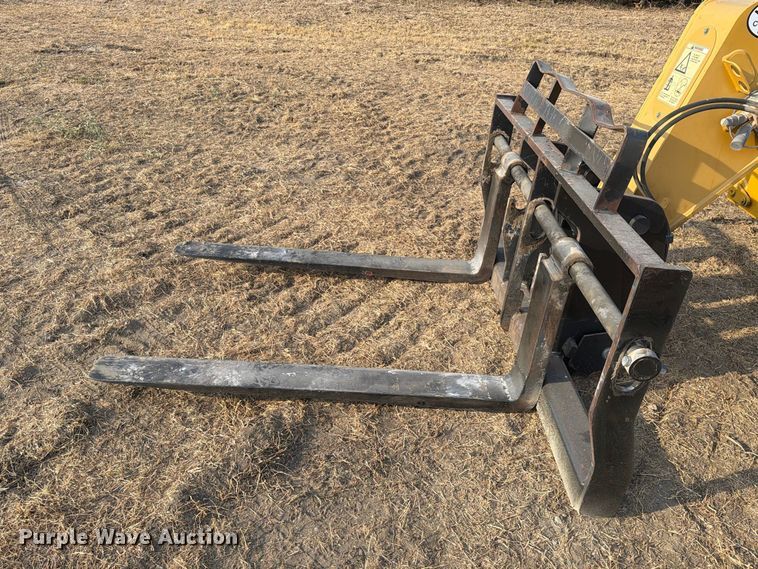 image for item FN3679 2013 Caterpillar TH514 telehandler