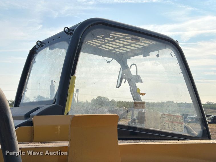 image for item FN3679 2013 Caterpillar TH514 telehandler