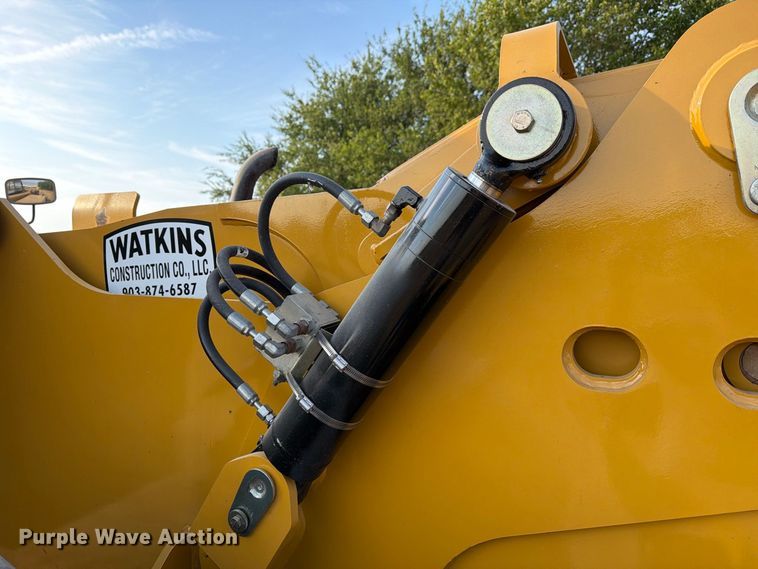 image for item FN3679 2013 Caterpillar TH514 telehandler
