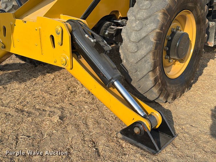 image for item FN3679 2013 Caterpillar TH514 telehandler